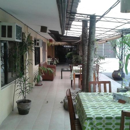 11Th Street Bed And Breakfast Bacolod Eksteriør billede