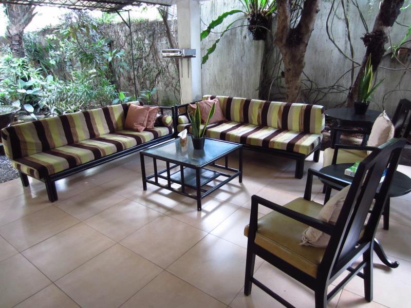 11Th Street Bed And Breakfast Bacolod Eksteriør billede