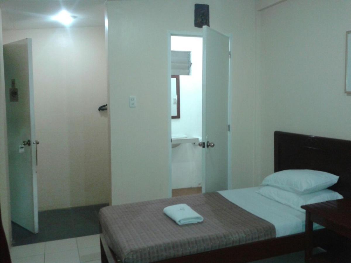 11Th Street Bed And Breakfast Bacolod Eksteriør billede