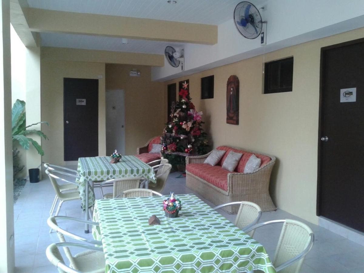 11Th Street Bed And Breakfast Bacolod Eksteriør billede
