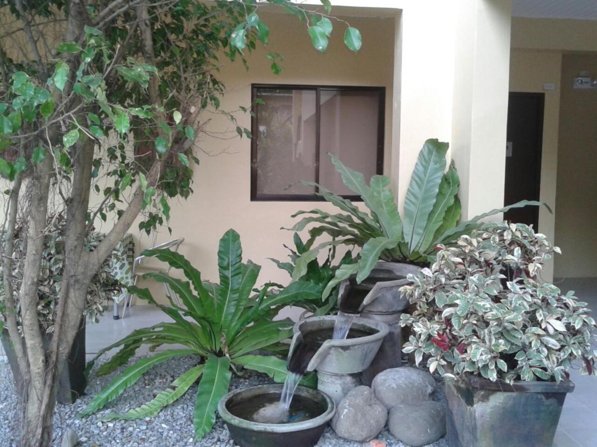 11Th Street Bed And Breakfast Bacolod Eksteriør billede