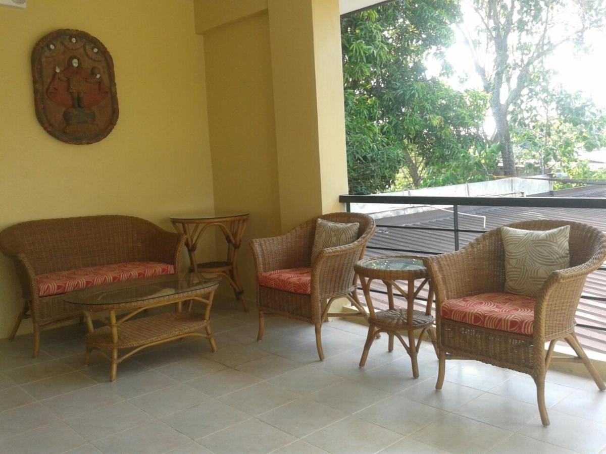 11Th Street Bed And Breakfast Bacolod Eksteriør billede